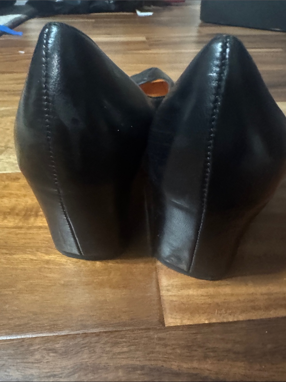 Mara bini Black Low Block Heel Pointed-Toe Pumps - Picture 4 of 4
